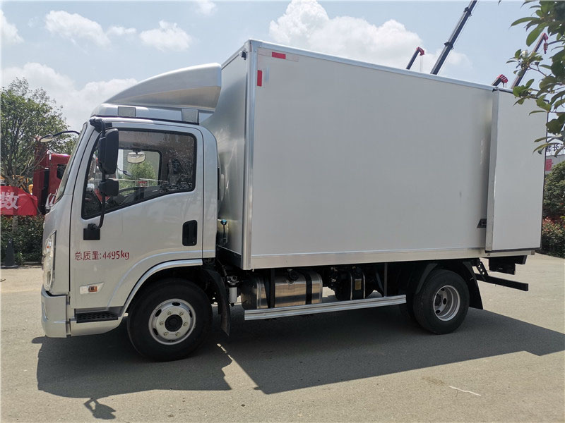 陜汽德龍4.2米藍(lán)牌冷藏車