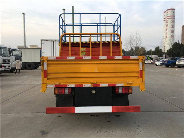 ( )江鈴10米剪叉式升降平臺高空作業(yè)車